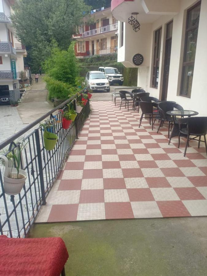 Aman Inn Дхарамсала Екстериор снимка