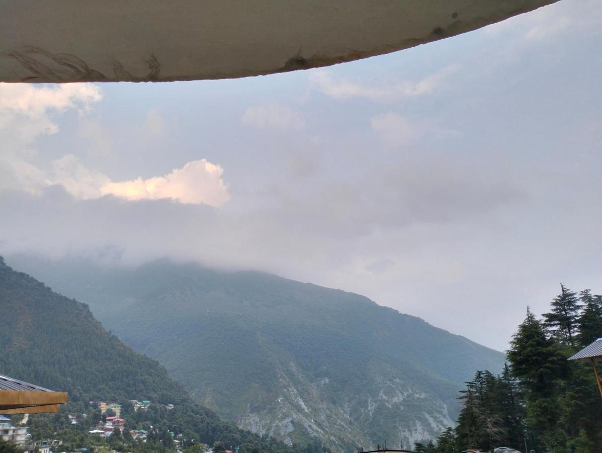 Aman Inn Дхарамсала Екстериор снимка