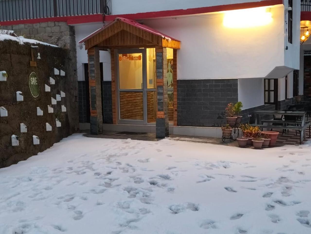 Aman Inn Дхарамсала Екстериор снимка