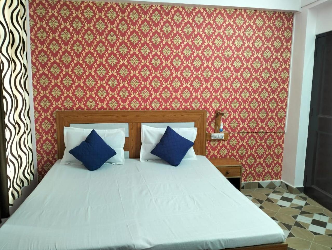 Aman Inn Дхарамсала Екстериор снимка