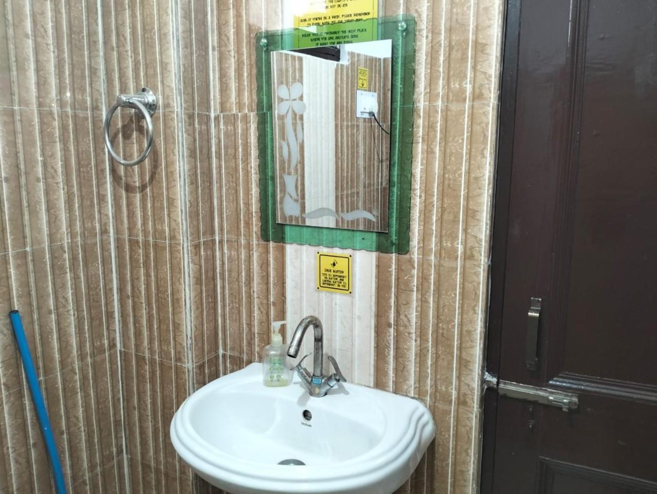 Aman Inn Дхарамсала Екстериор снимка